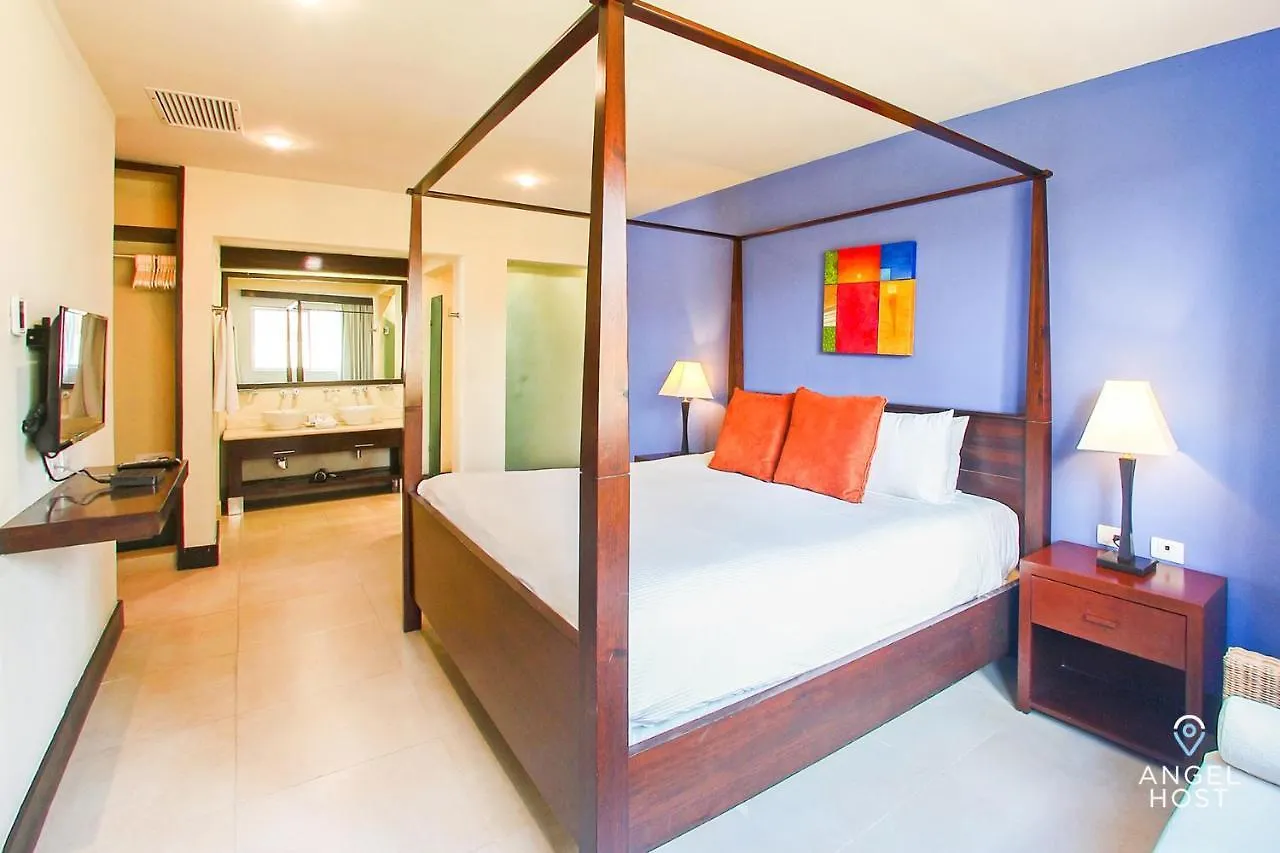 Fabulous Playa Getaway At 38Th And Beach Plus 2 Pools Onsite Playa del Carmen Apartment